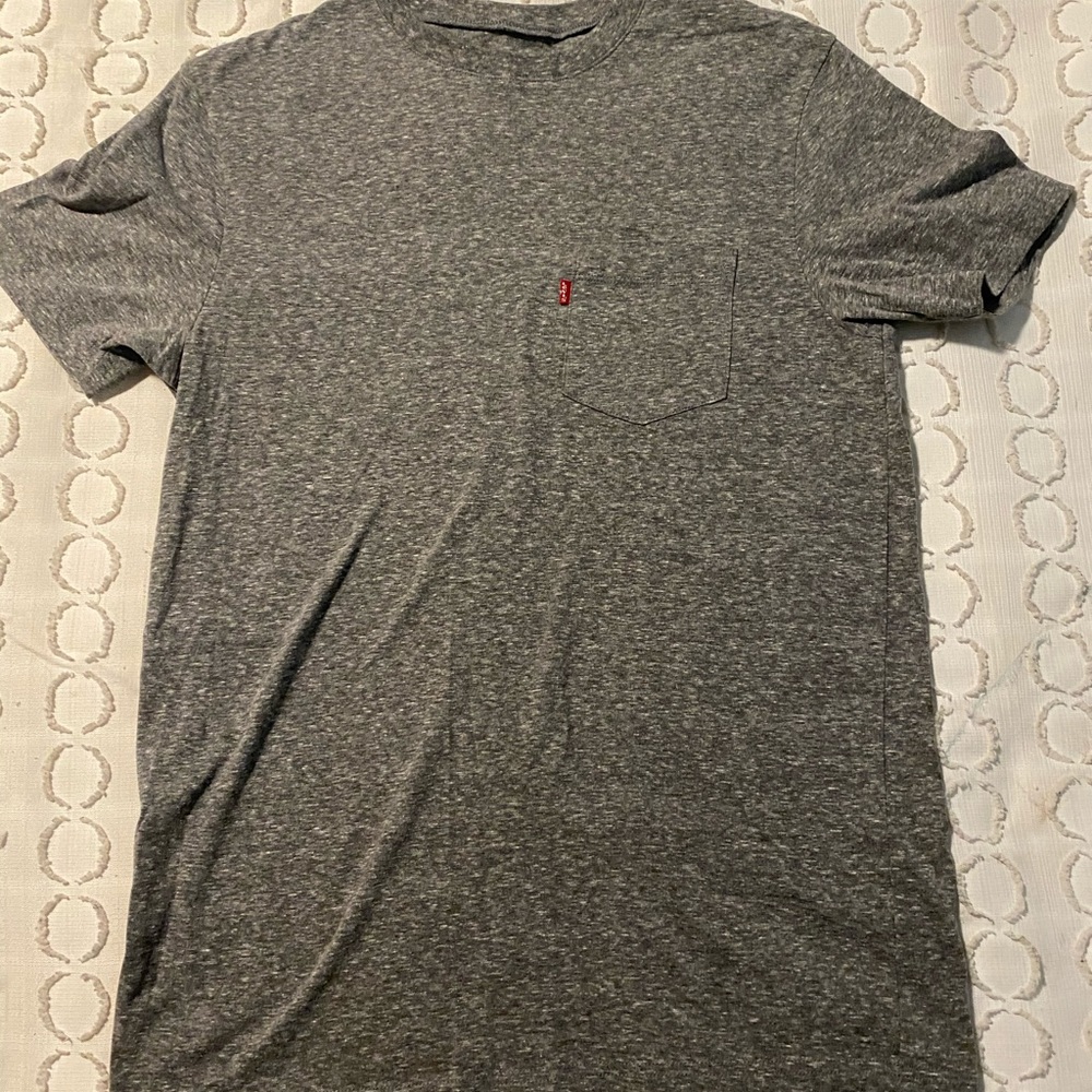 Grey Levi pocked Tshirt